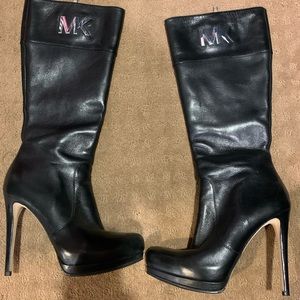 Michael Kors Leather boots. Size 6 M